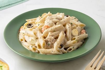 Chicken Alfredo Penne Pasta (300g Pack, Ready to Heat & Eat, Microwave ready)