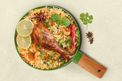 Hyderabadi Chicken Dum Biryani (500g Pack, Serves 1 to 2)